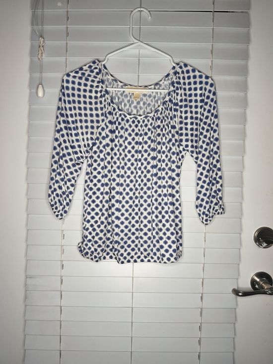 Michael Kors Tops - Michael Kors Women's Top Size XS White Blue Graphic Print 3/4 Sleeve Round Neck